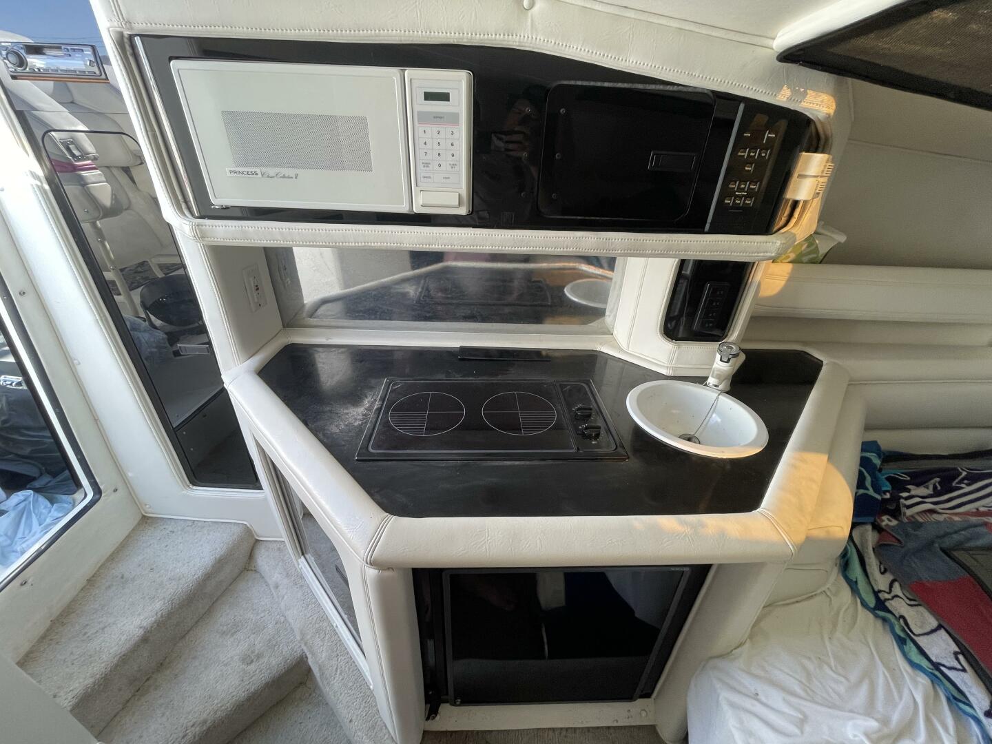 4 EVER YOUNG 38ft Fountain Yacht For Sale