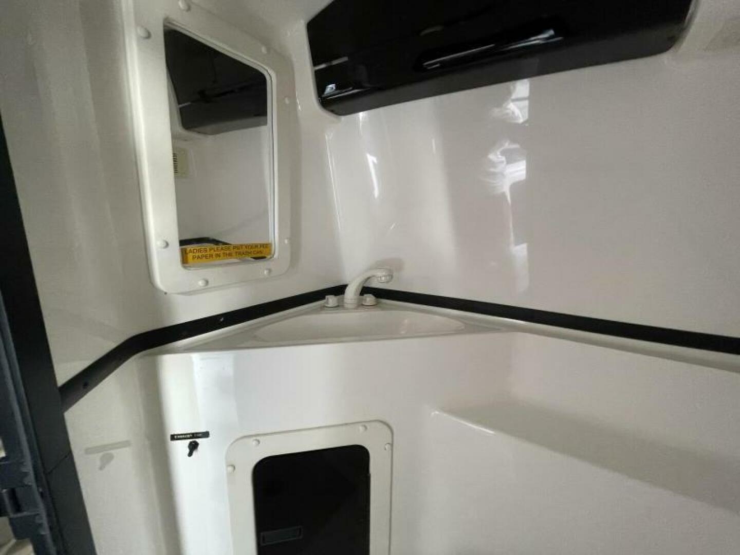 4 EVER YOUNG 38ft Fountain Yacht For Sale