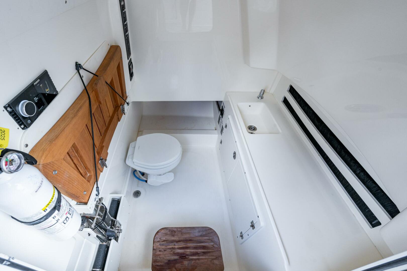 DARE TO DREAM S SIDECHICK 33ft Boston Whaler Yacht For Sale
