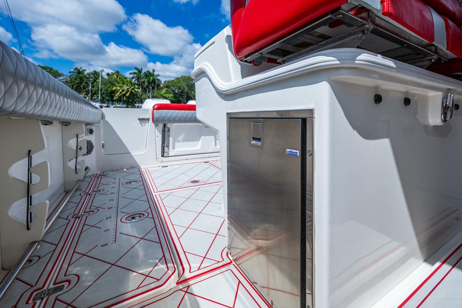 DARE TO DREAM S SIDECHICK 33ft Boston Whaler Yacht For Sale