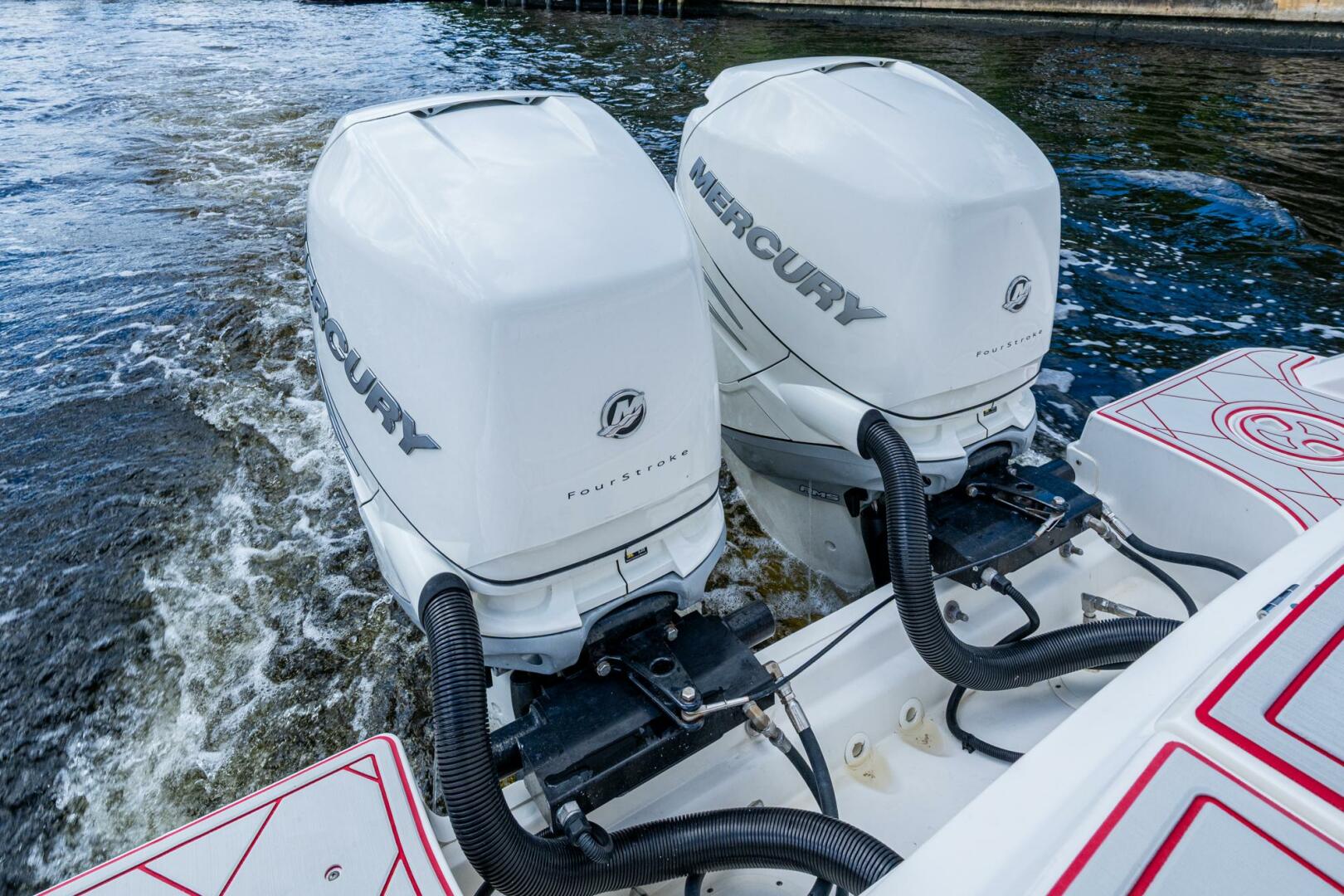 DARE TO DREAM S SIDECHICK 33ft Boston Whaler Yacht For Sale