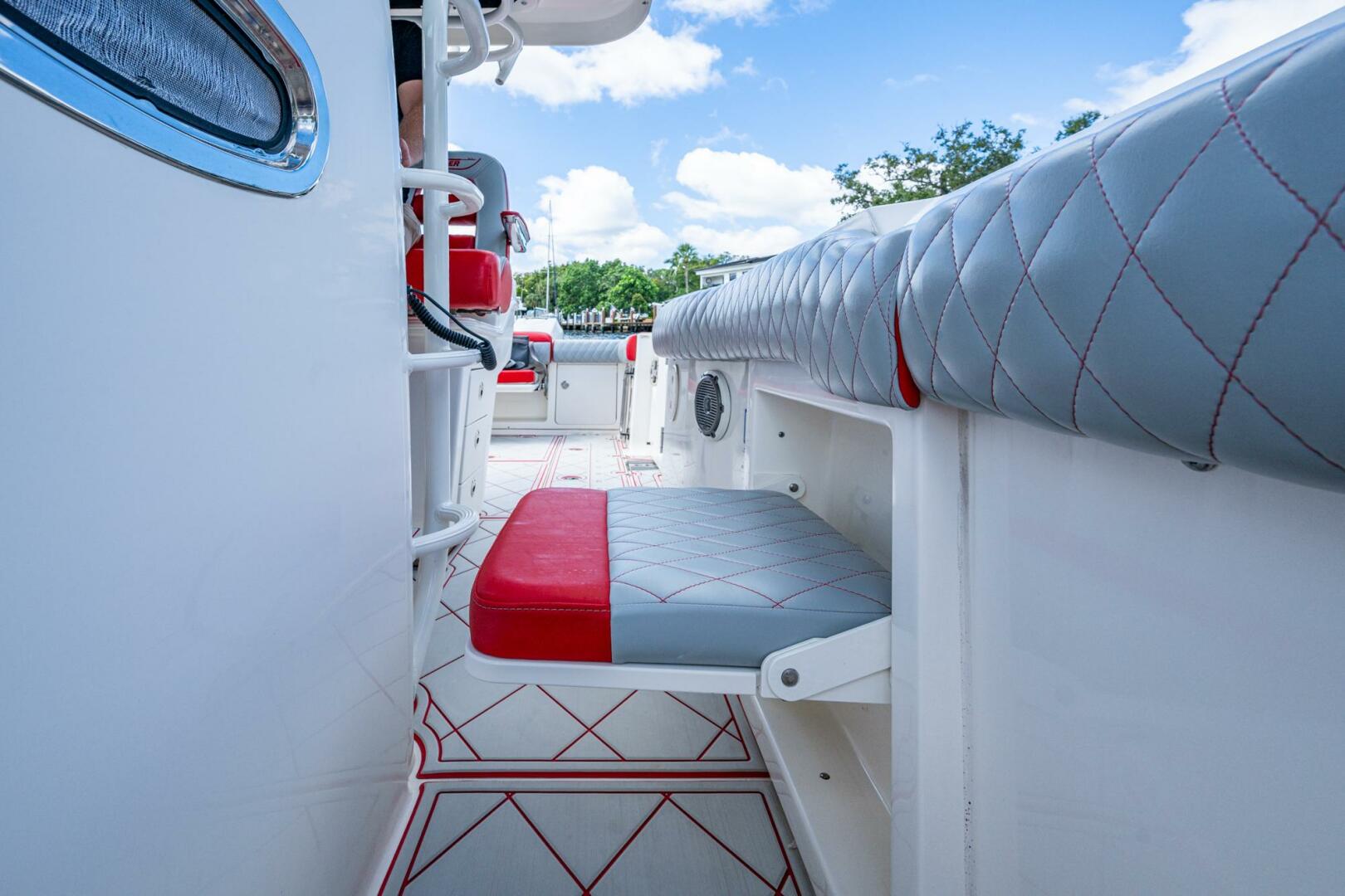 DARE TO DREAM S SIDECHICK 33ft Boston Whaler Yacht For Sale
