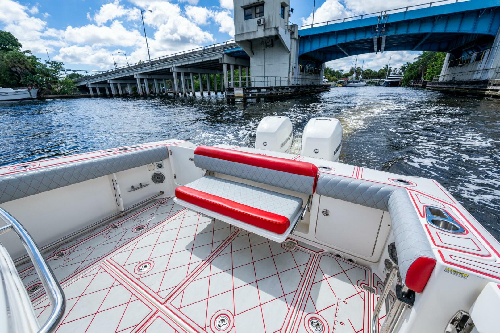 DARE TO DREAM S SIDECHICK 33ft Boston Whaler Yacht For Sale