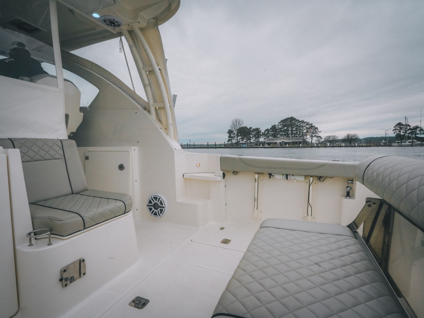 Amazing Grace 32ft Pursuit Yacht For Sale