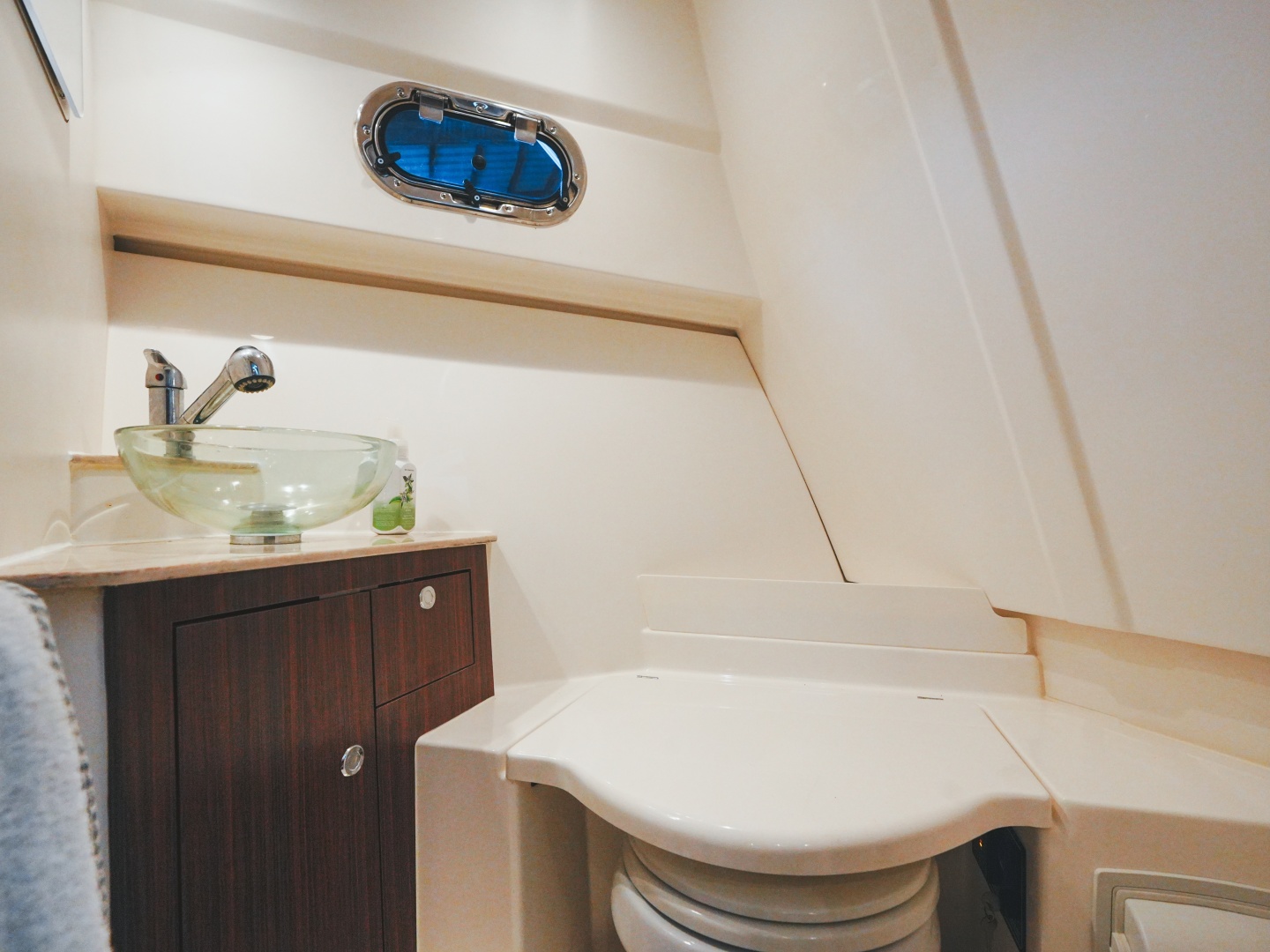 Amazing Grace 32ft Pursuit Yacht For Sale