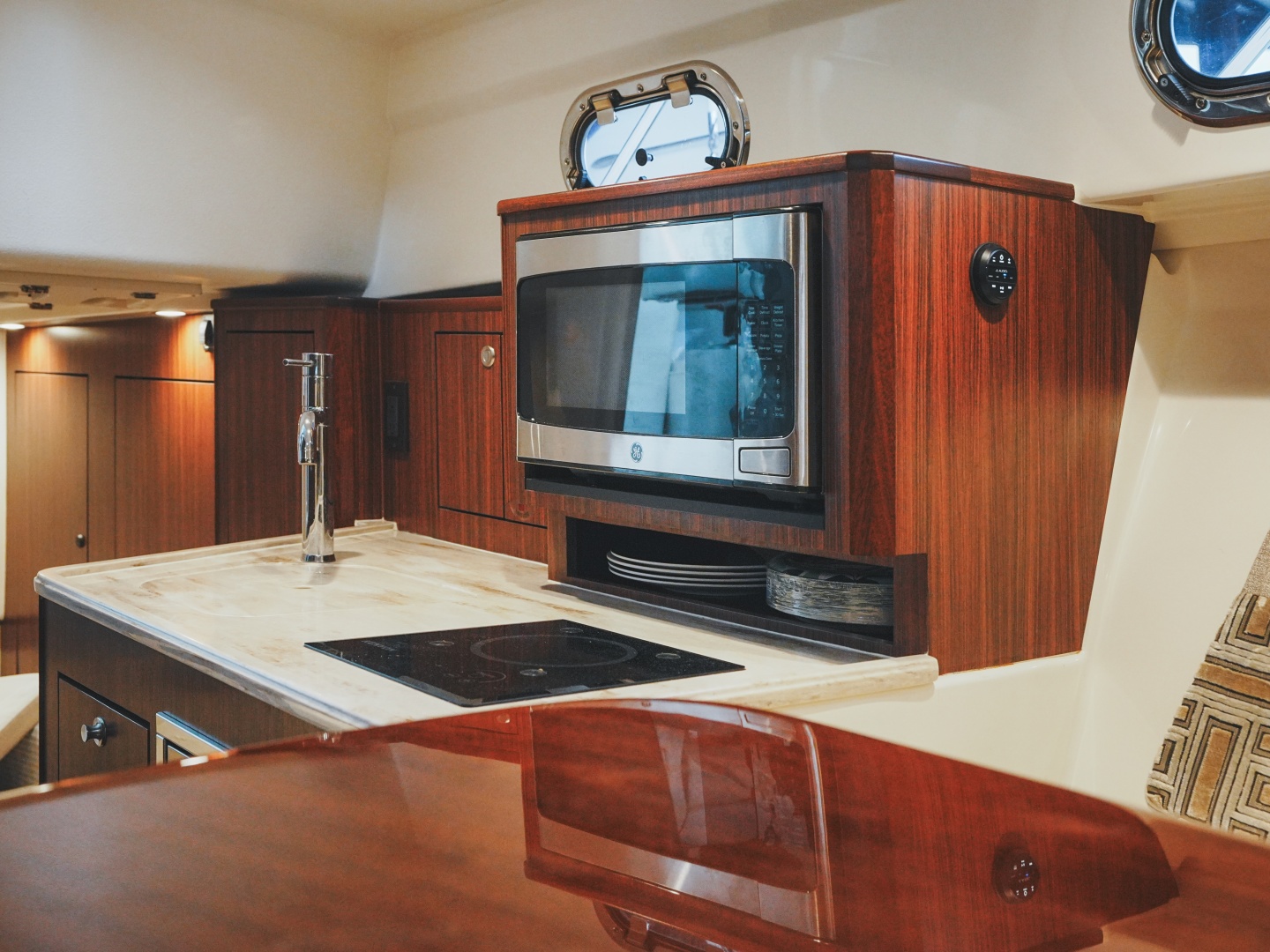 Amazing Grace 32ft Pursuit Yacht For Sale