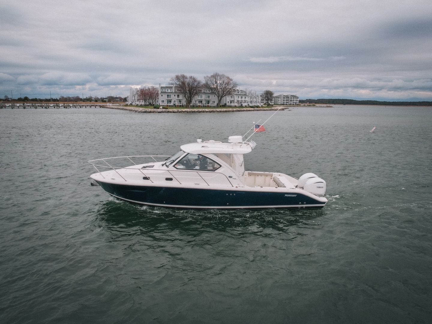 Amazing Grace 32ft Pursuit Yacht For Sale