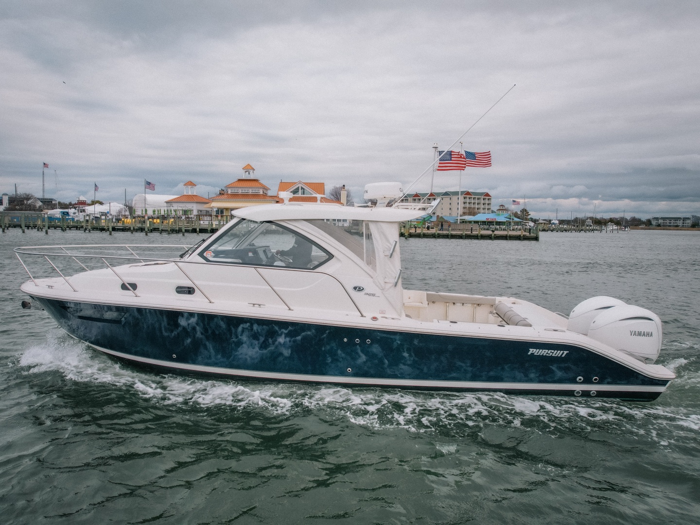 Amazing Grace 32ft Pursuit Yacht For Sale