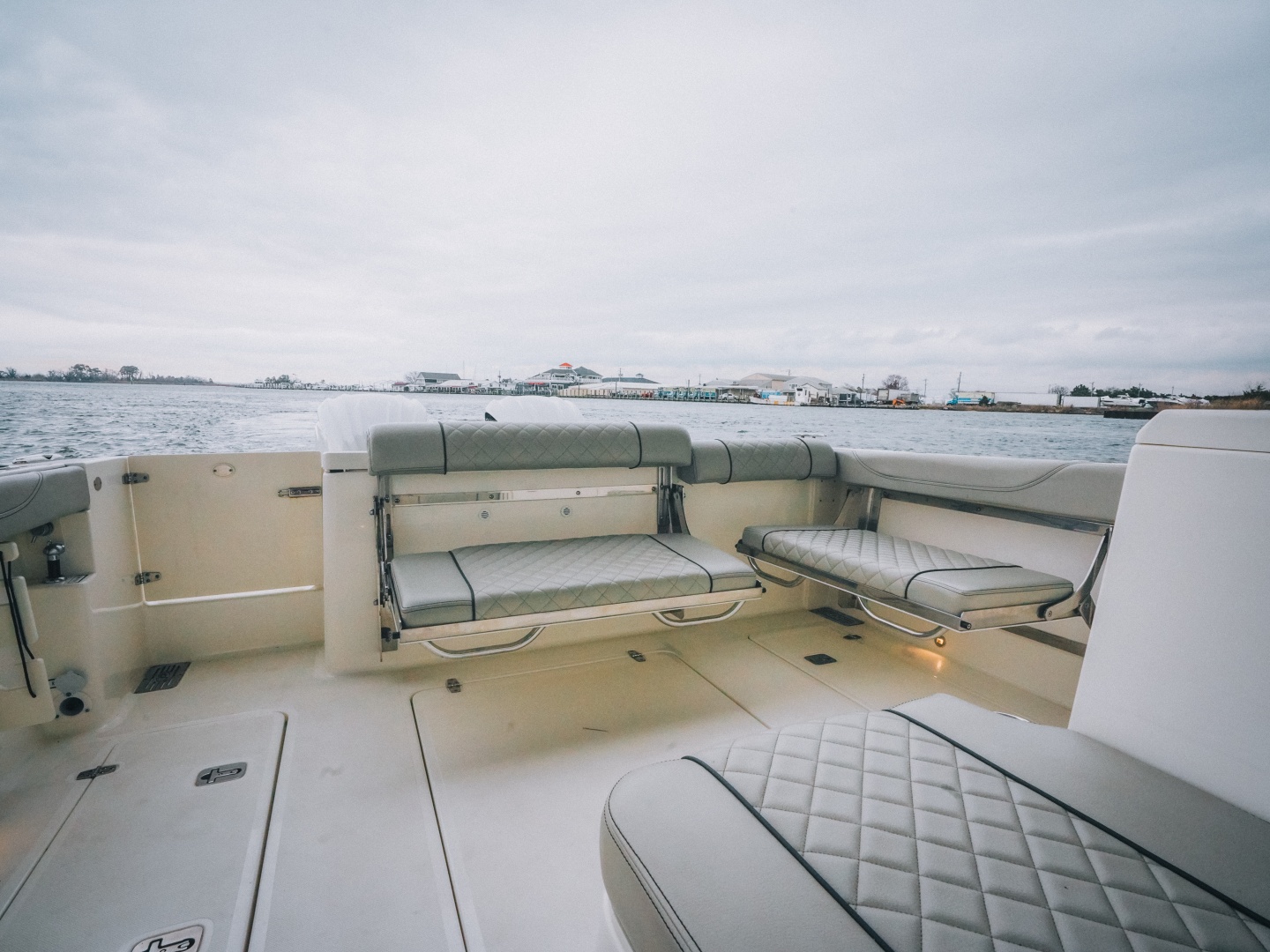 Amazing Grace 32ft Pursuit Yacht For Sale