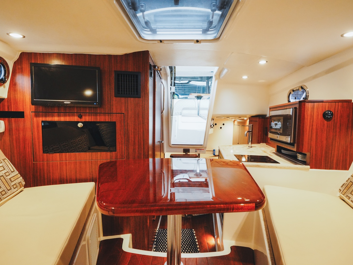 Amazing Grace 32ft Pursuit Yacht For Sale