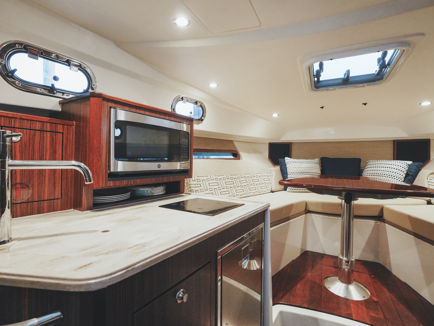 Amazing Grace 32ft Pursuit Yacht For Sale