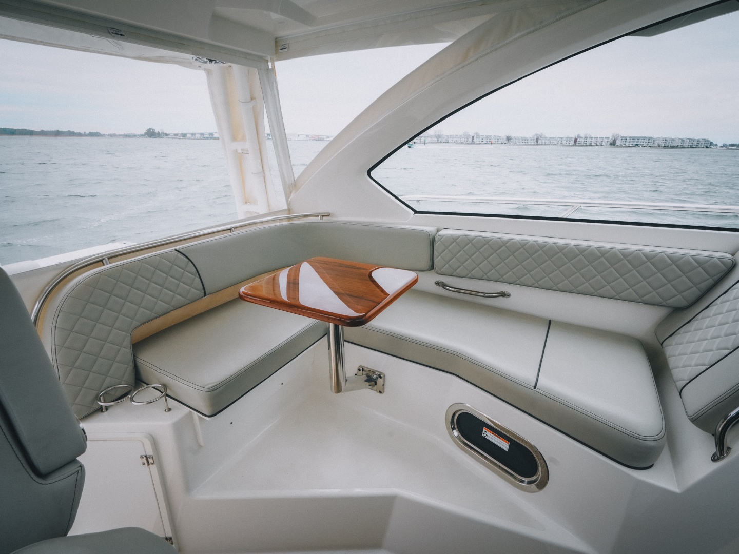 Amazing Grace 32ft Pursuit Yacht For Sale