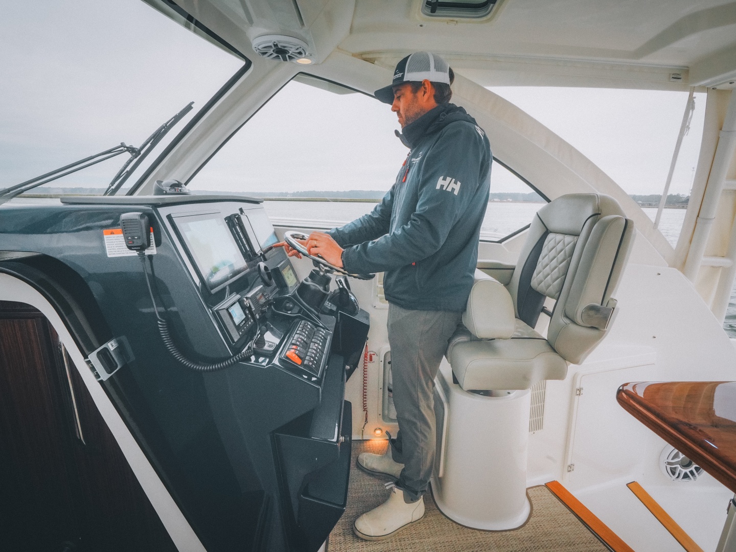 Amazing Grace 32ft Pursuit Yacht For Sale