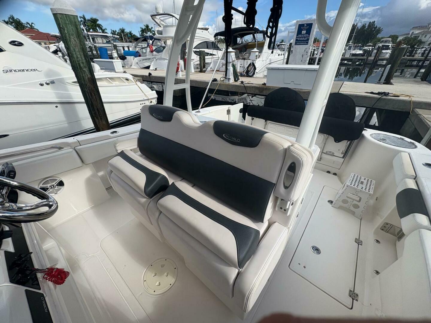 30ft Robalo Yacht For Sale