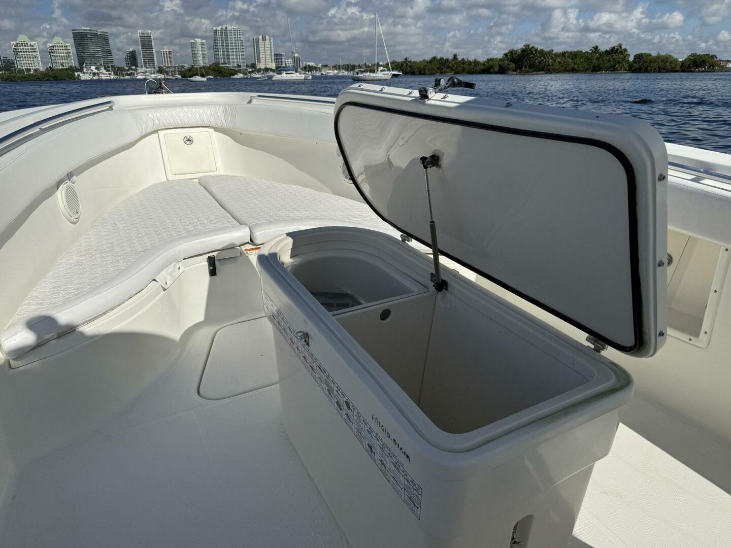5 O Clock Somewhere 33ft Hydra Sports Yacht For Sale