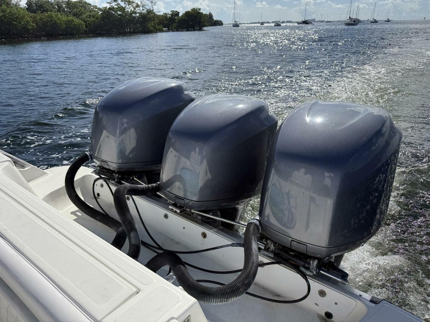 5 O Clock Somewhere 33ft Hydra Sports Yacht For Sale