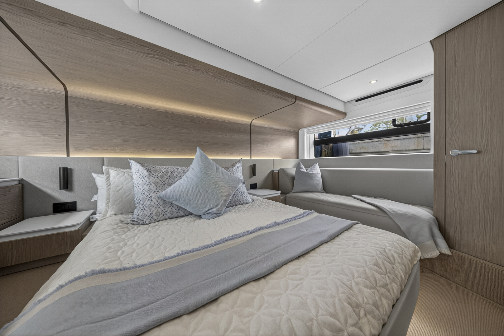53ft Azimut Yacht For Sale