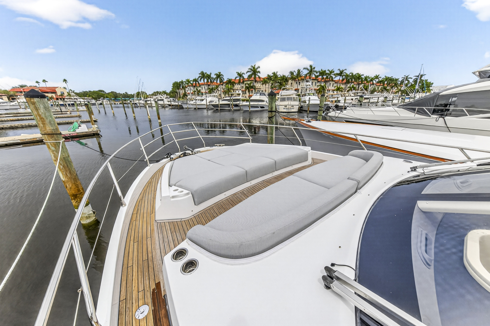 53ft Azimut Yacht For Sale