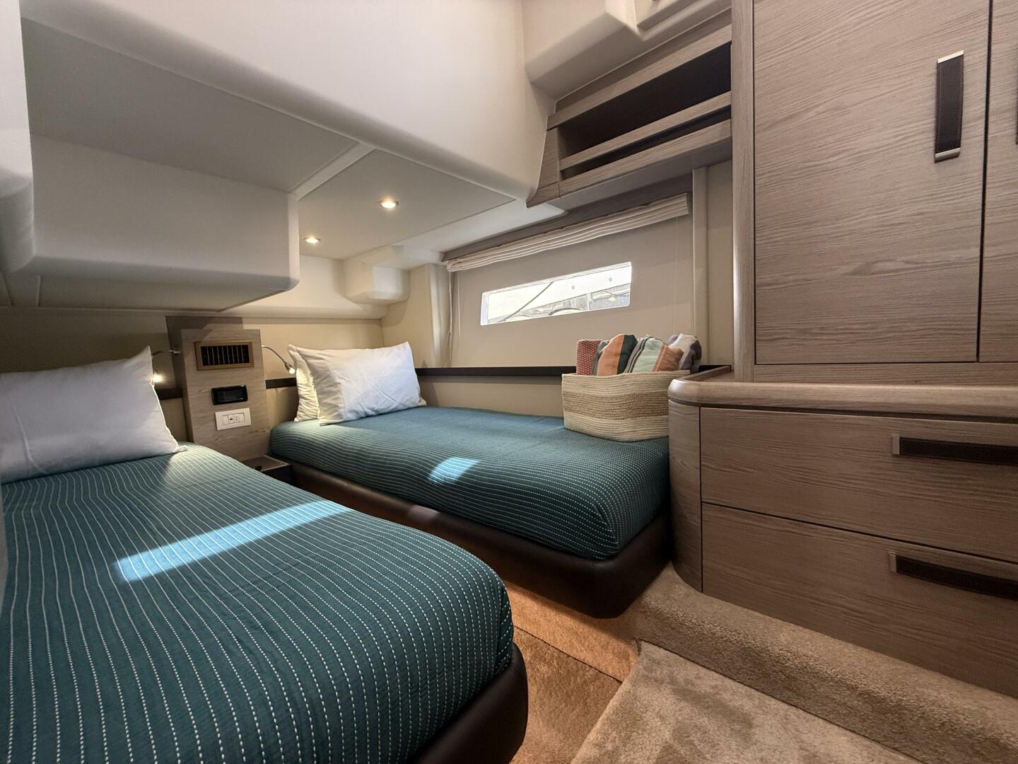 Electric Summer 48ft Greenline Yacht For Sale