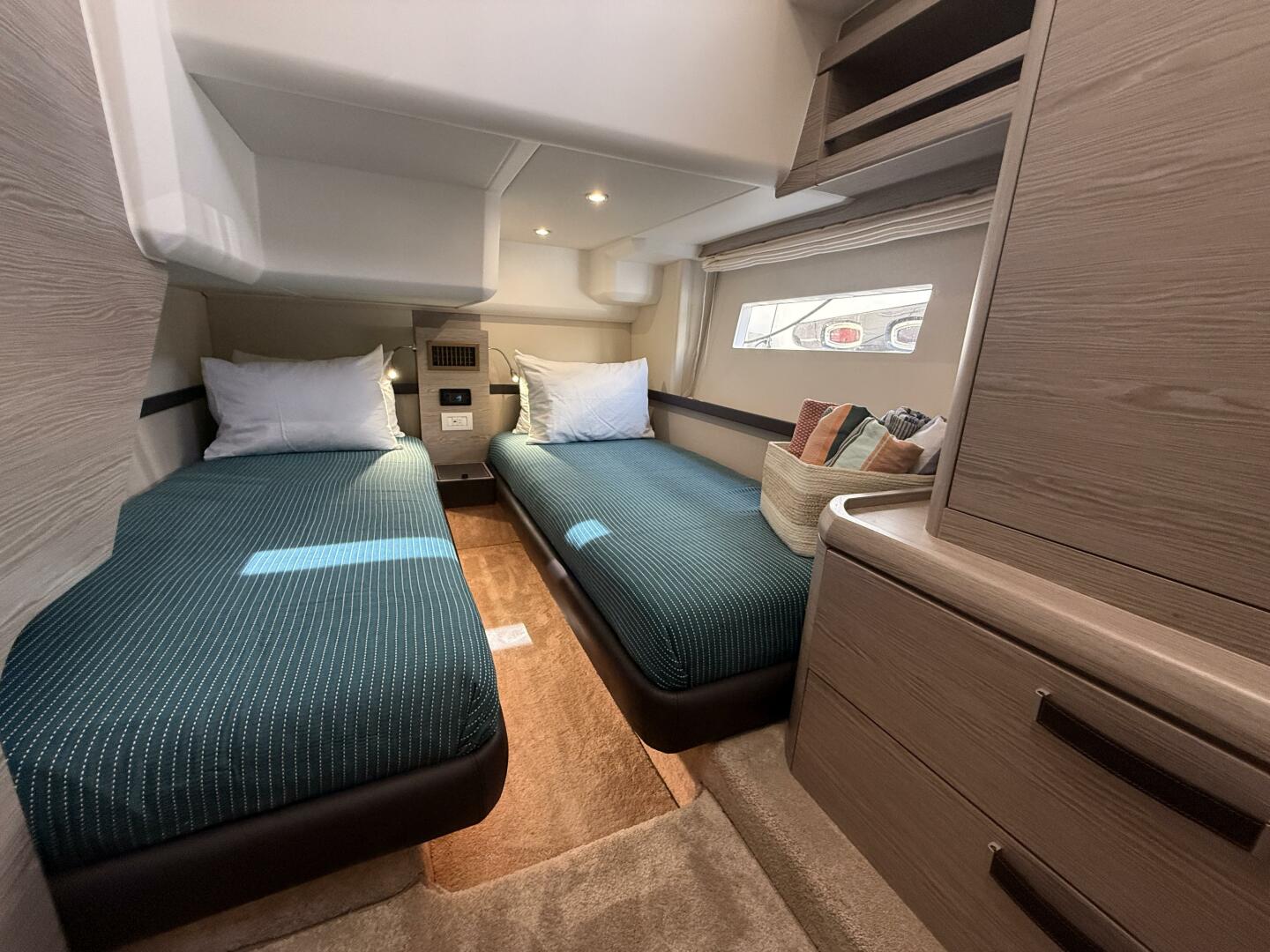 Electric Summer 48ft Greenline Yacht For Sale
