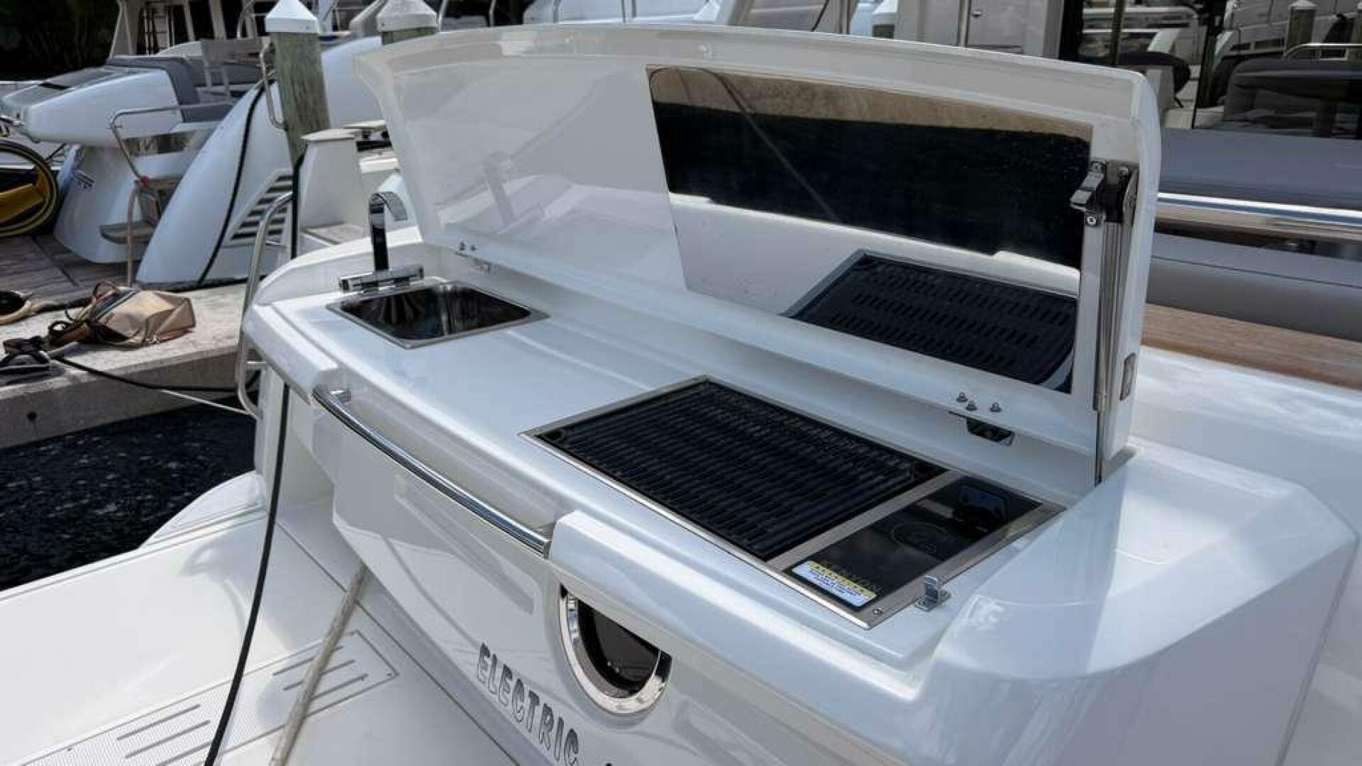 Electric Summer 48ft Greenline Yacht For Sale
