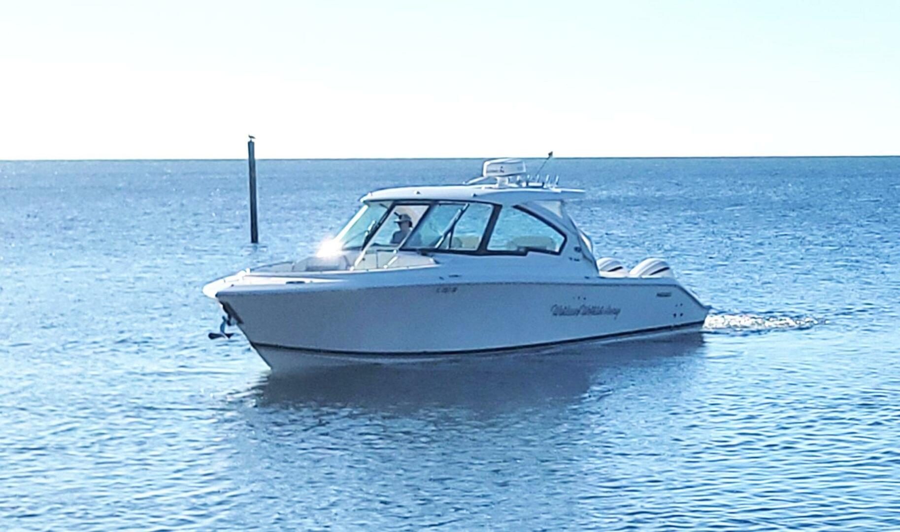 32ft Pursuit Yacht For Sale