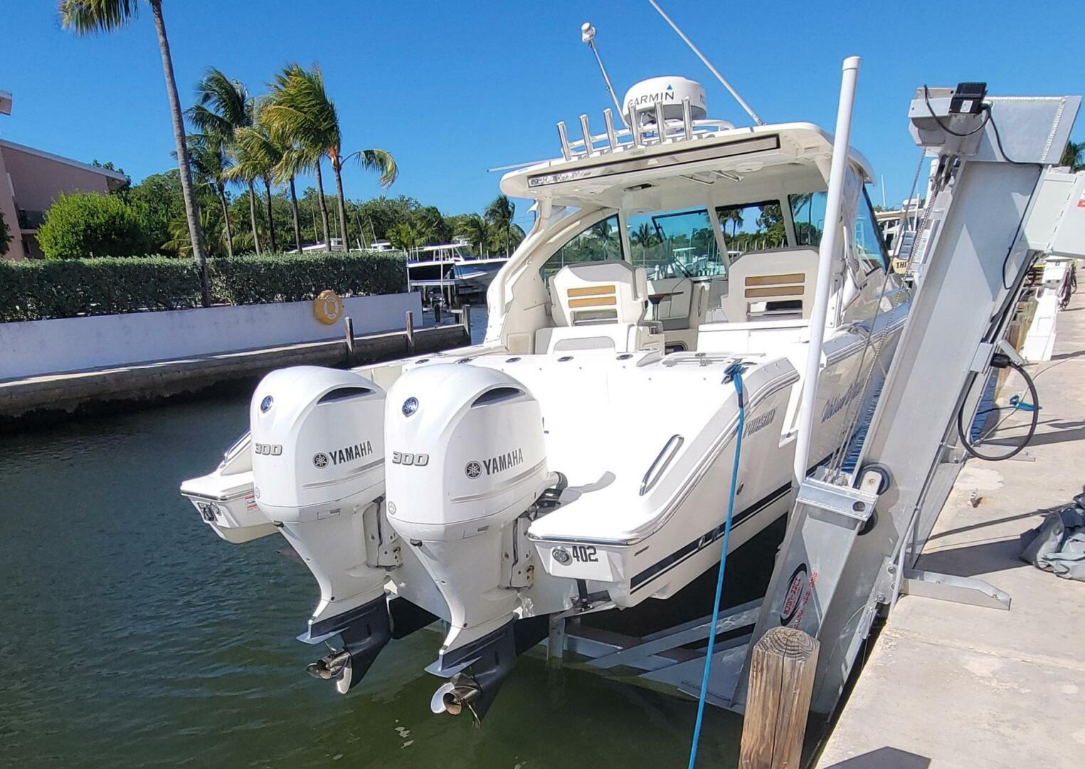 32ft Pursuit Yacht For Sale