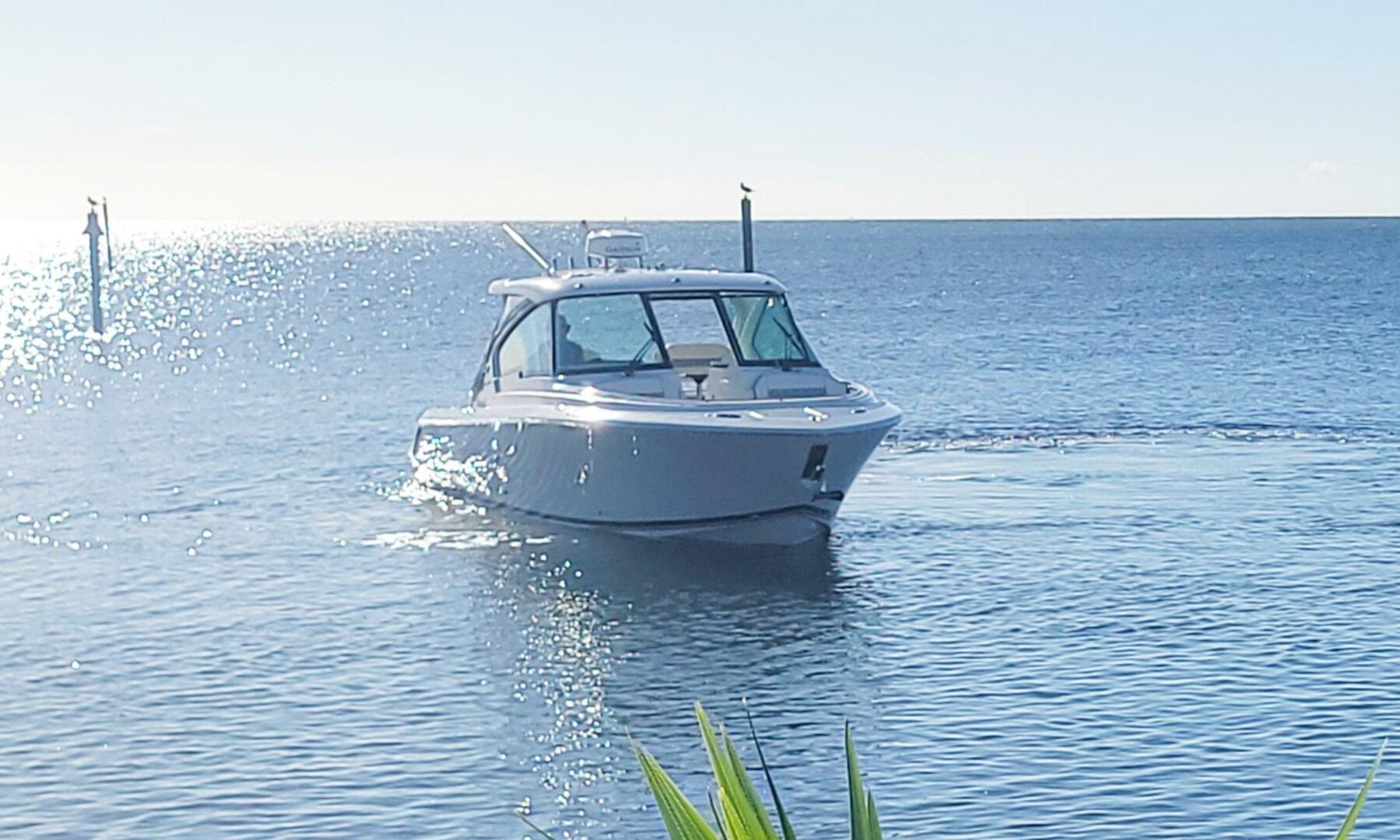32ft Pursuit Yacht For Sale
