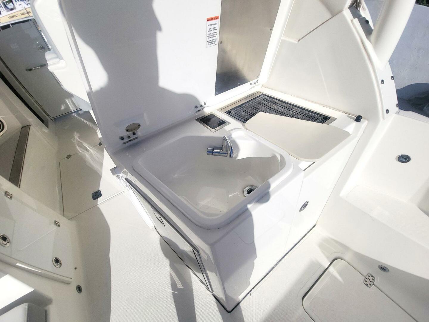 32ft Pursuit Yacht For Sale