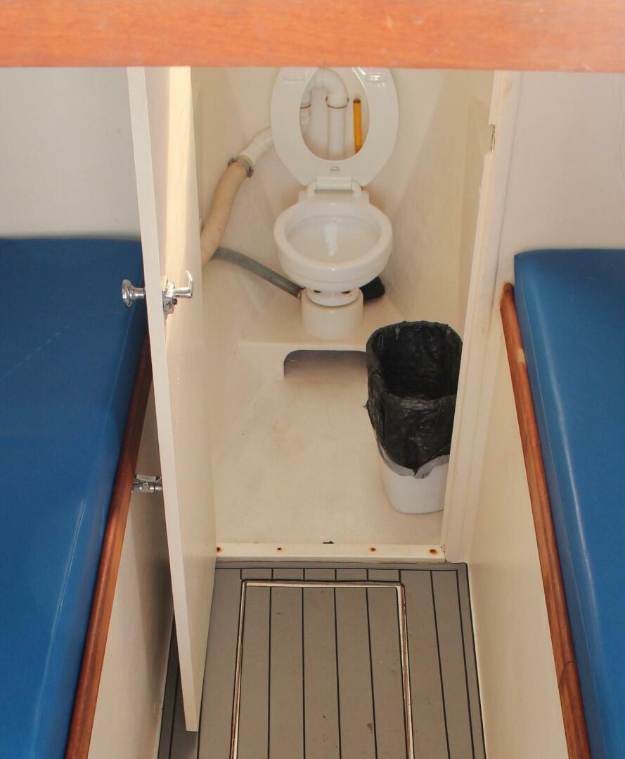 MISS JENNIE 38ft H amp H Marine Yacht For Sale