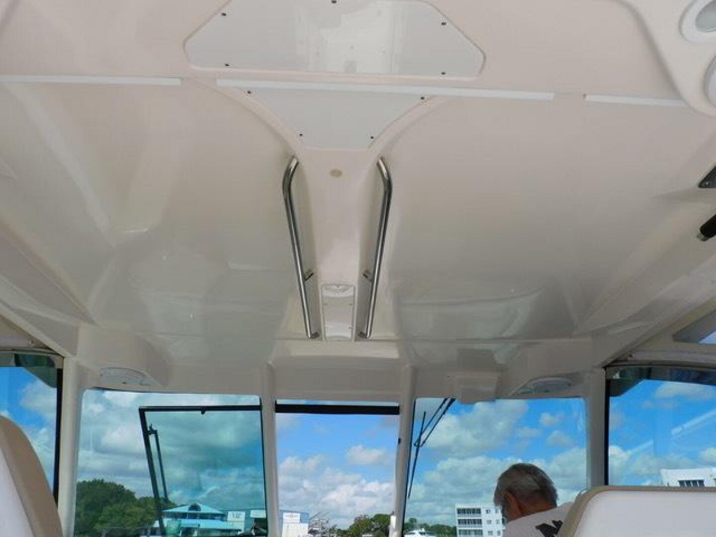 32ft Pursuit Yacht For Sale