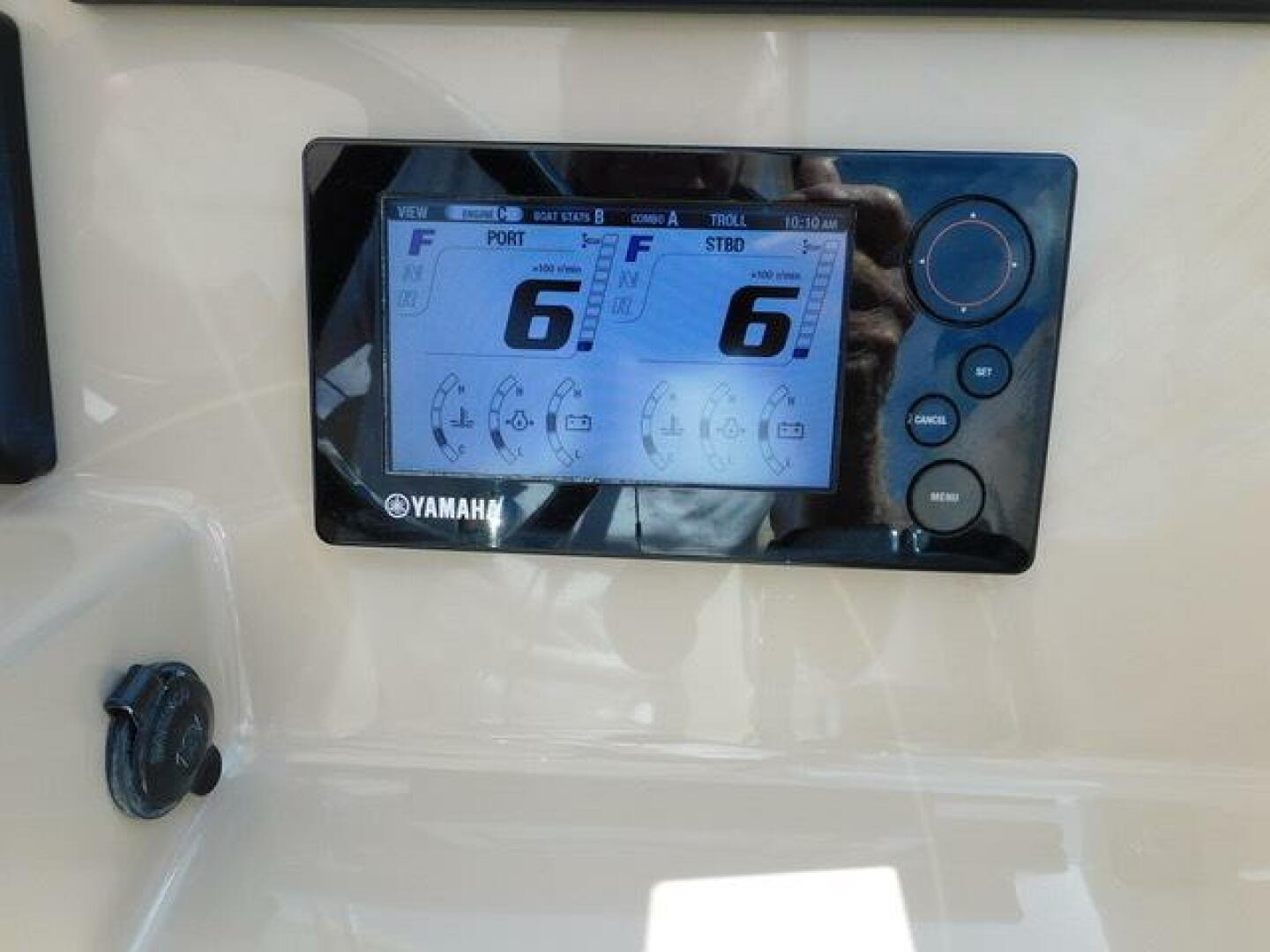32ft Pursuit Yacht For Sale