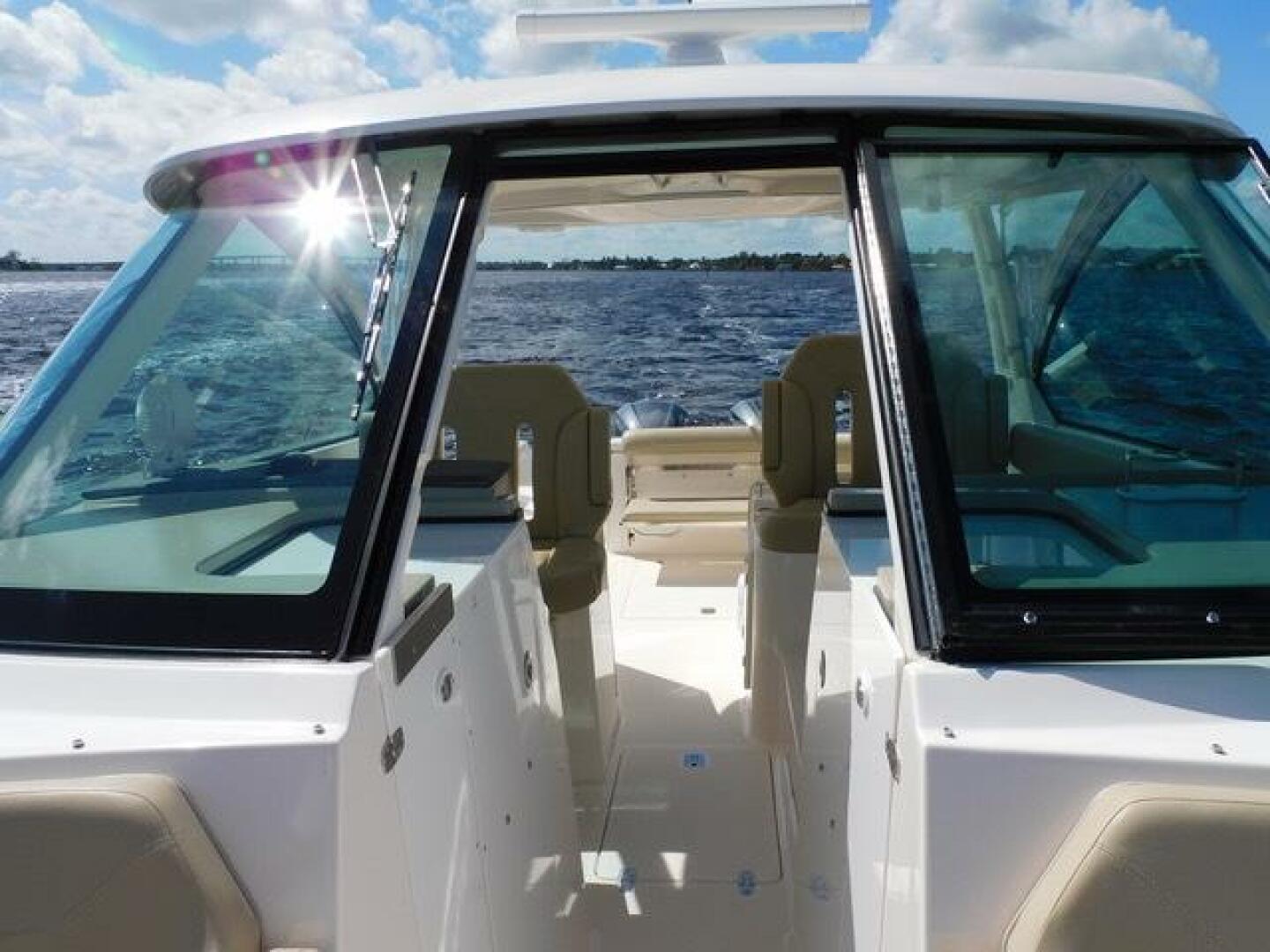 32ft Pursuit Yacht For Sale