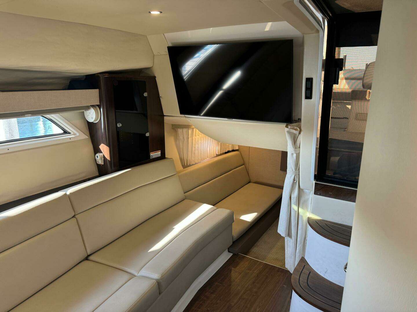 35ft Regal Yacht For Sale 35ft Regal Yacht For Sale