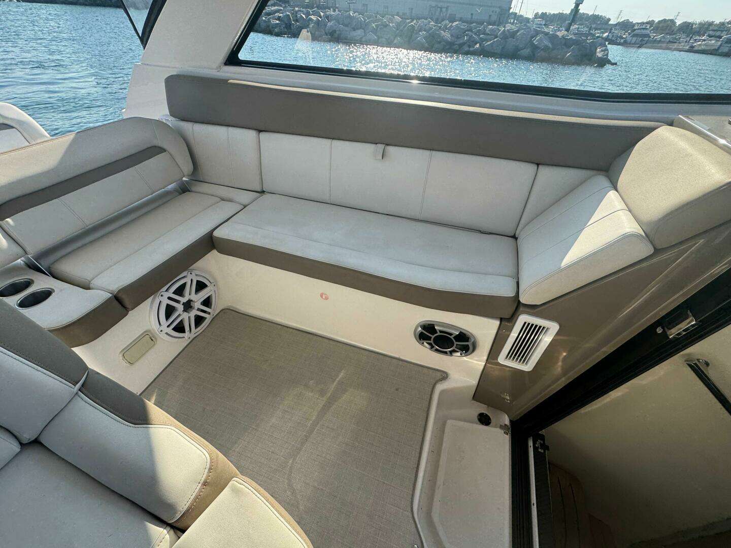 35ft Regal Yacht For Sale 35ft Regal Yacht For Sale