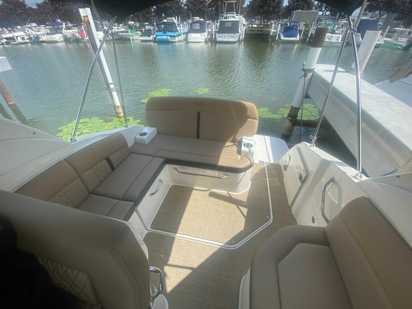 26ft Sea Ray Yacht For Sale