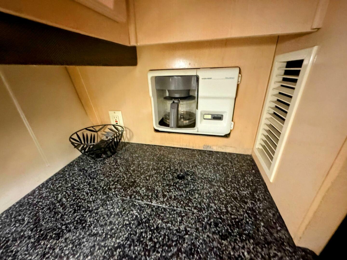 Kutting Loose 3 40ft Carver Yacht For Sale Kutting Loose 3 40ft Carver Yacht For Sale