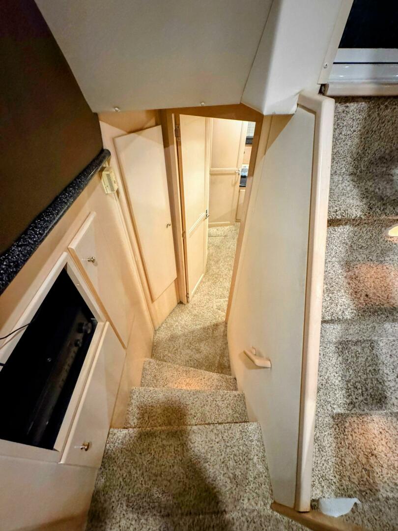 Kutting Loose 3 40ft Carver Yacht For Sale Kutting Loose 3 40ft Carver Yacht For Sale