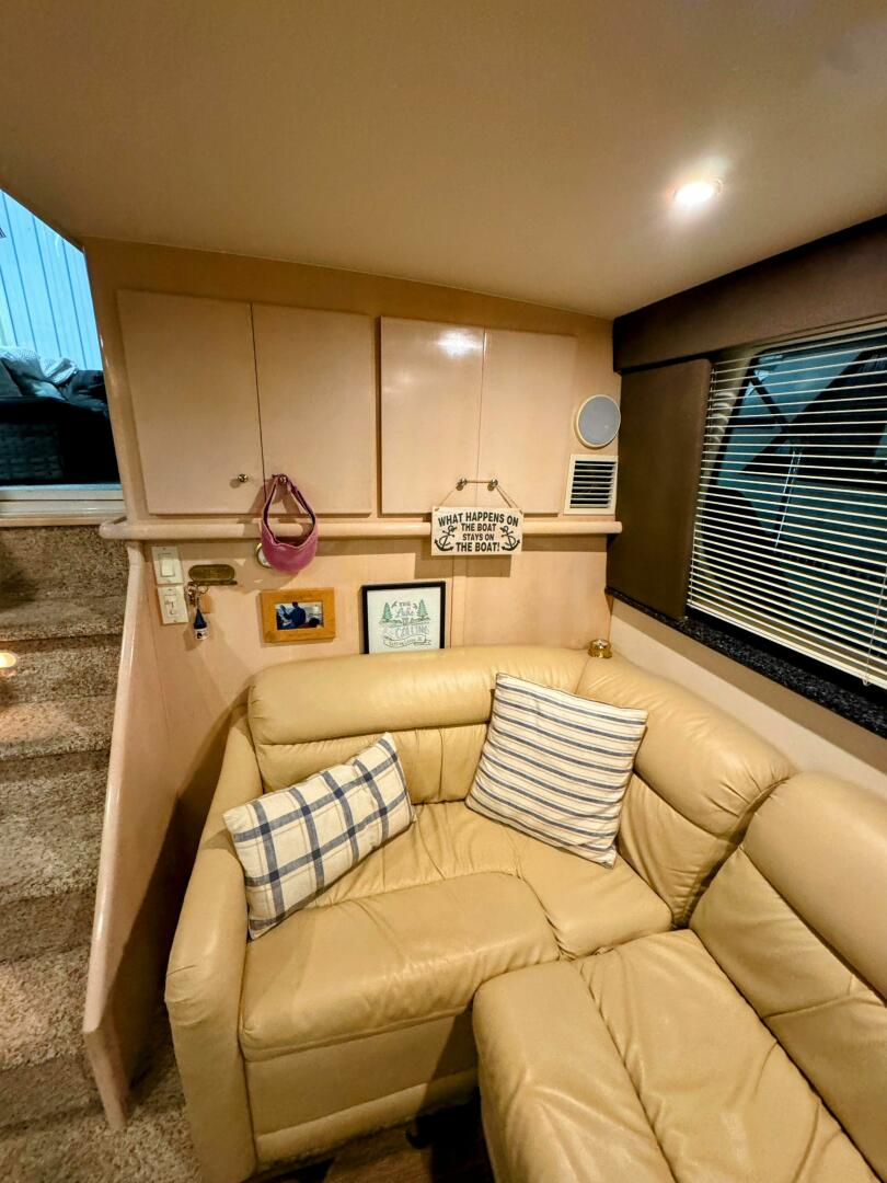 Kutting Loose 3 40ft Carver Yacht For Sale Kutting Loose 3 40ft Carver Yacht For Sale