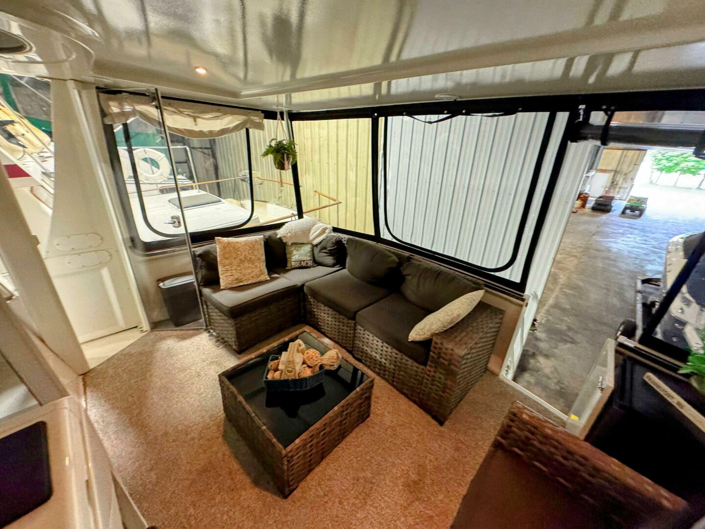 Kutting Loose 3 40ft Carver Yacht For Sale Kutting Loose 3 40ft Carver Yacht For Sale