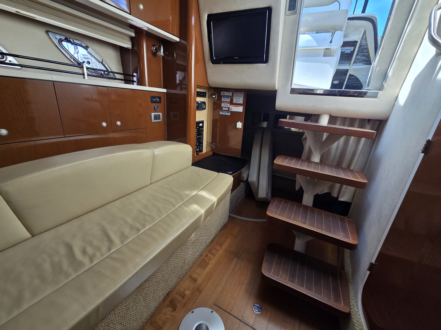 Sea Ray 330 Sundancer — Gib N Tone - Photo 27