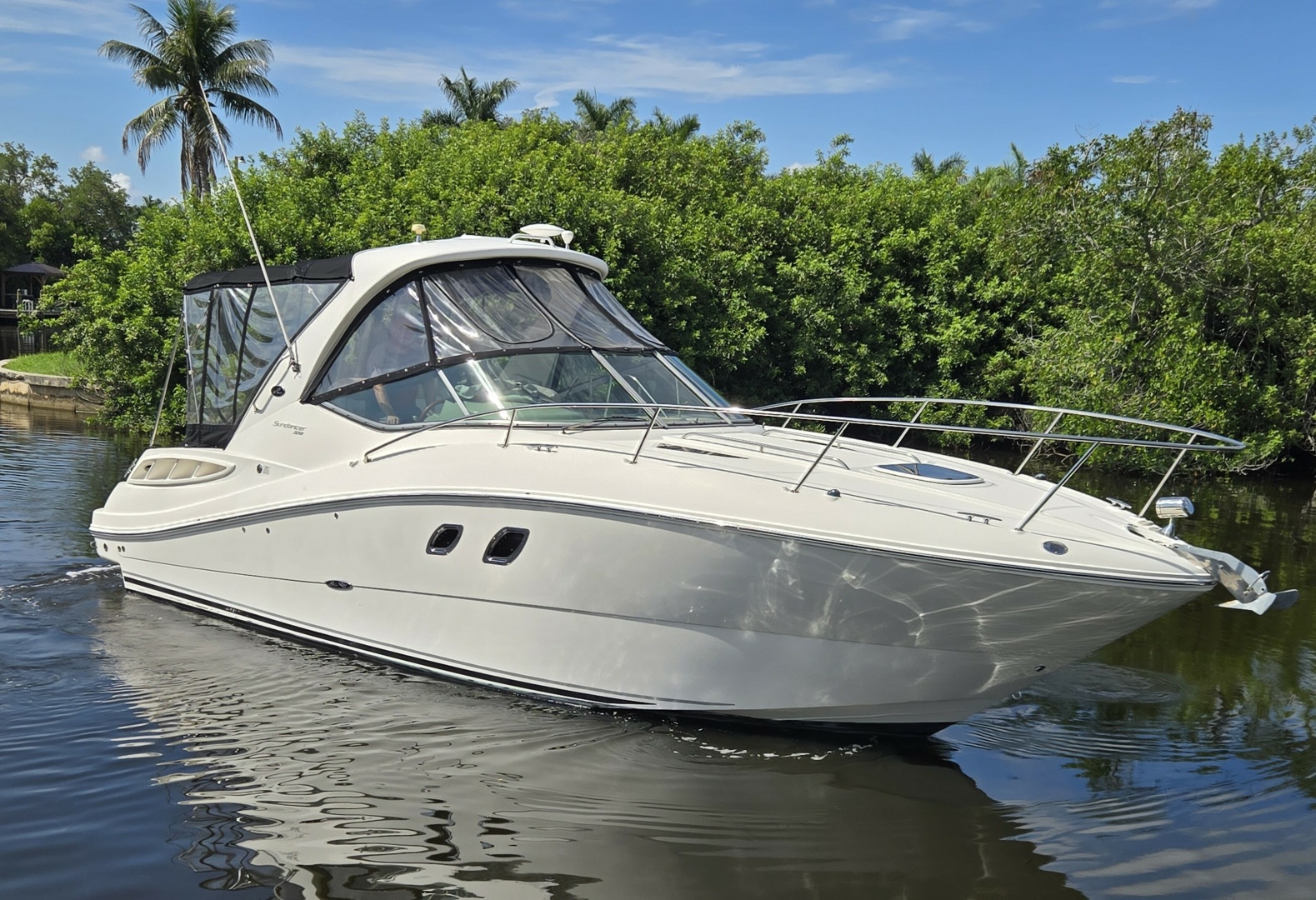 Sea Ray 330 Sundancer — Gib N Tone - Photo 2