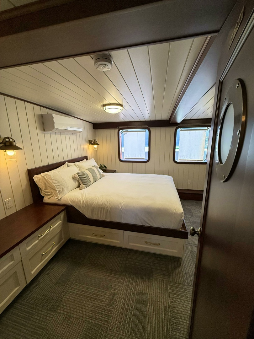 ANNE S PIERCE 120ft Glovertown Sy Yacht For Sale