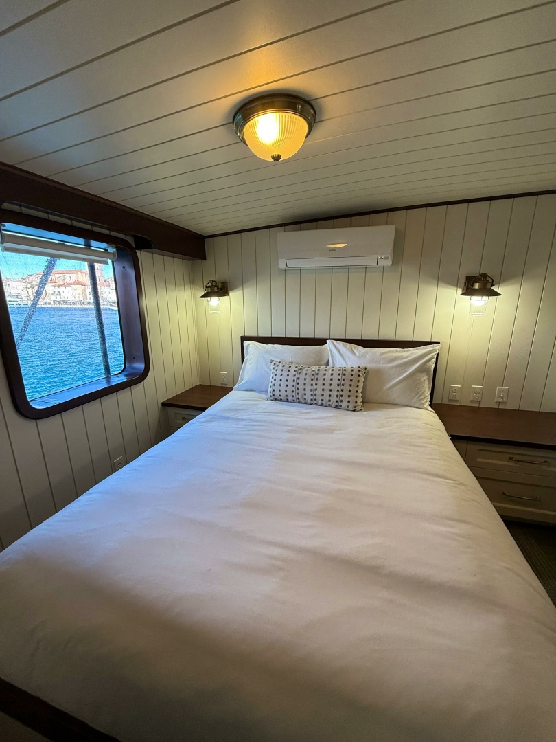 ANNE S PIERCE 120ft Glovertown Sy Yacht For Sale