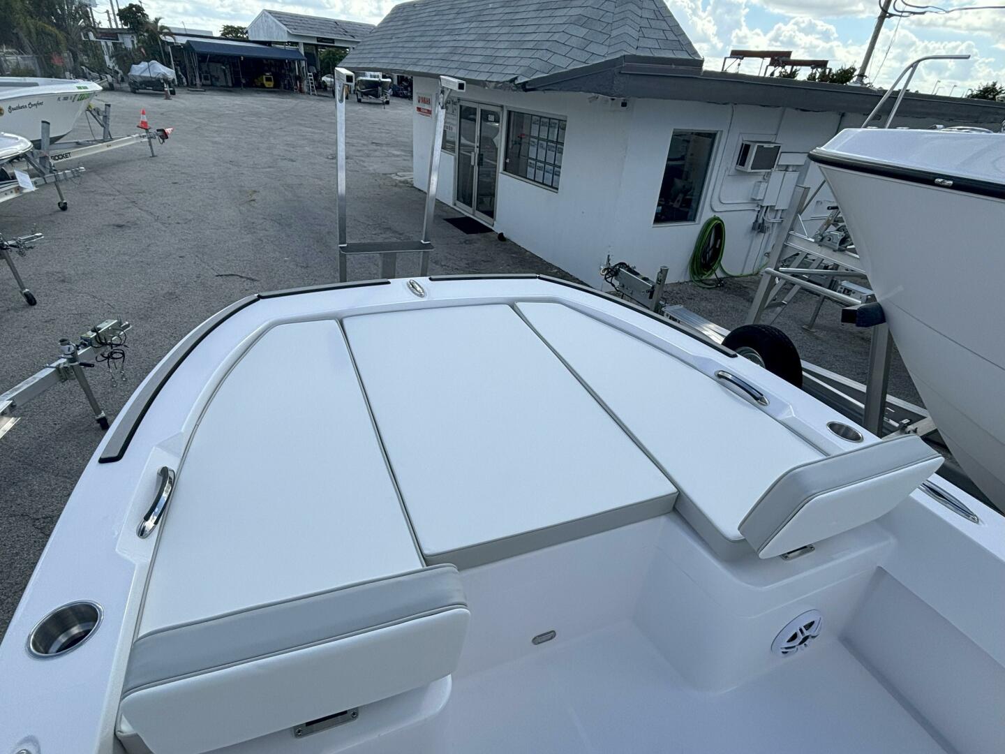 22ft Twin Vee Yacht For Sale