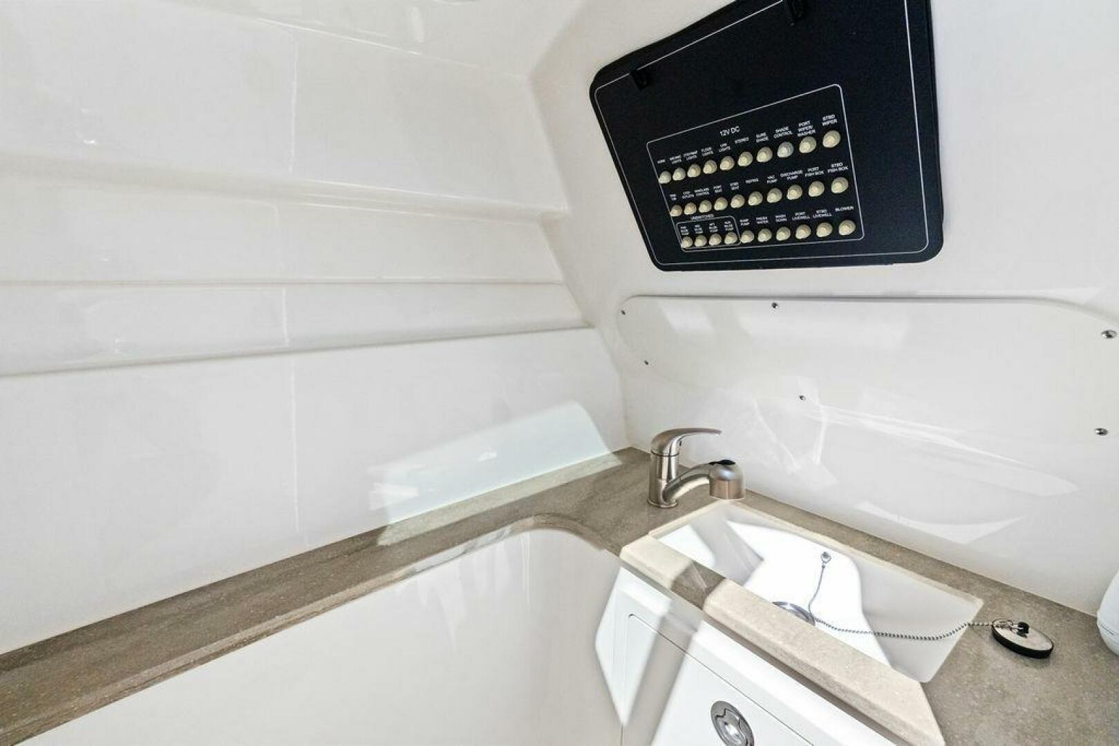 MARMARA 32ft Boston Whaler Yacht For Sale