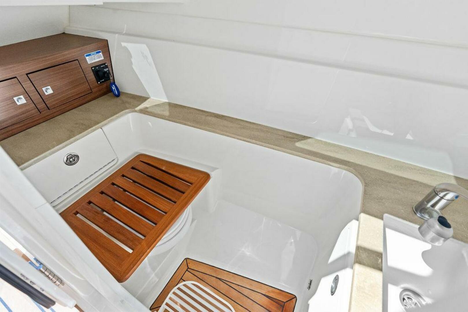 MARMARA 32ft Boston Whaler Yacht For Sale