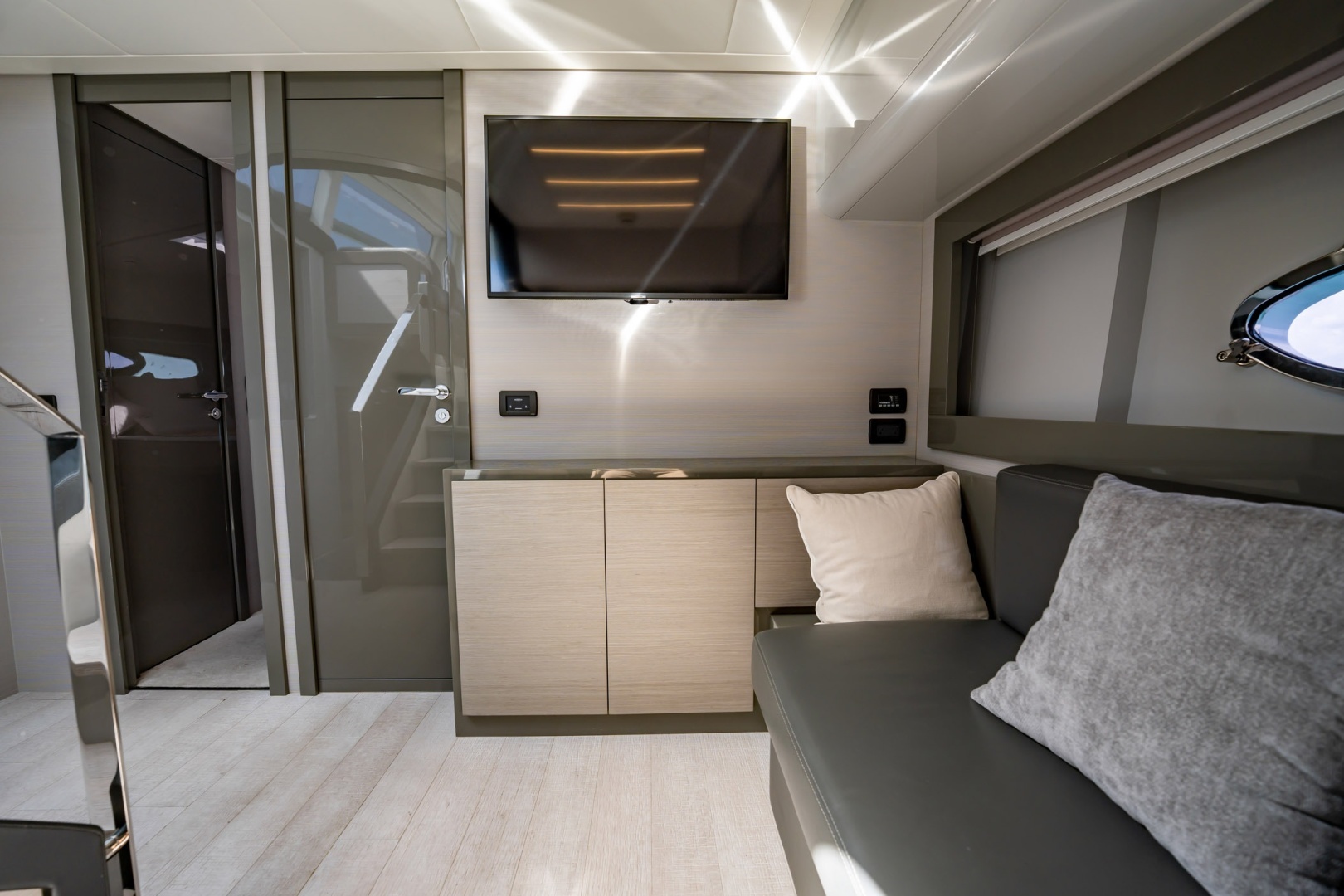 Habeas Orcas 62ft Pershing Yacht For Sale