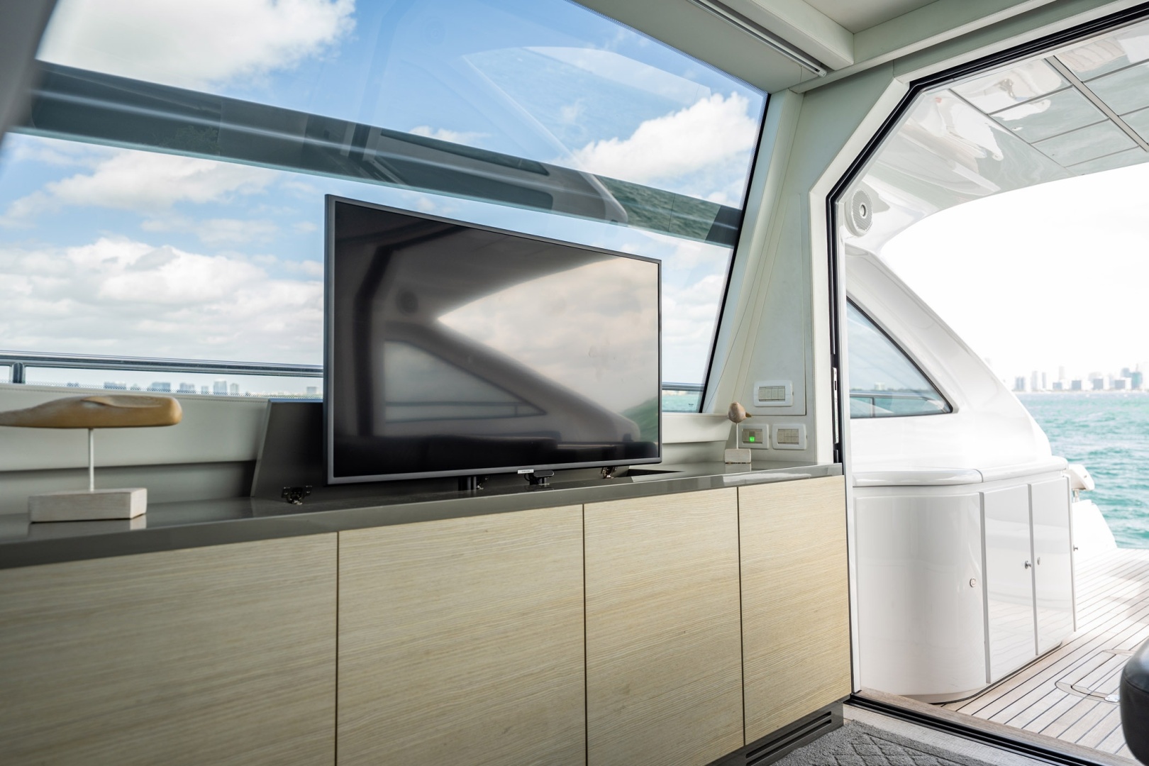 Habeas Orcas 62ft Pershing Yacht For Sale