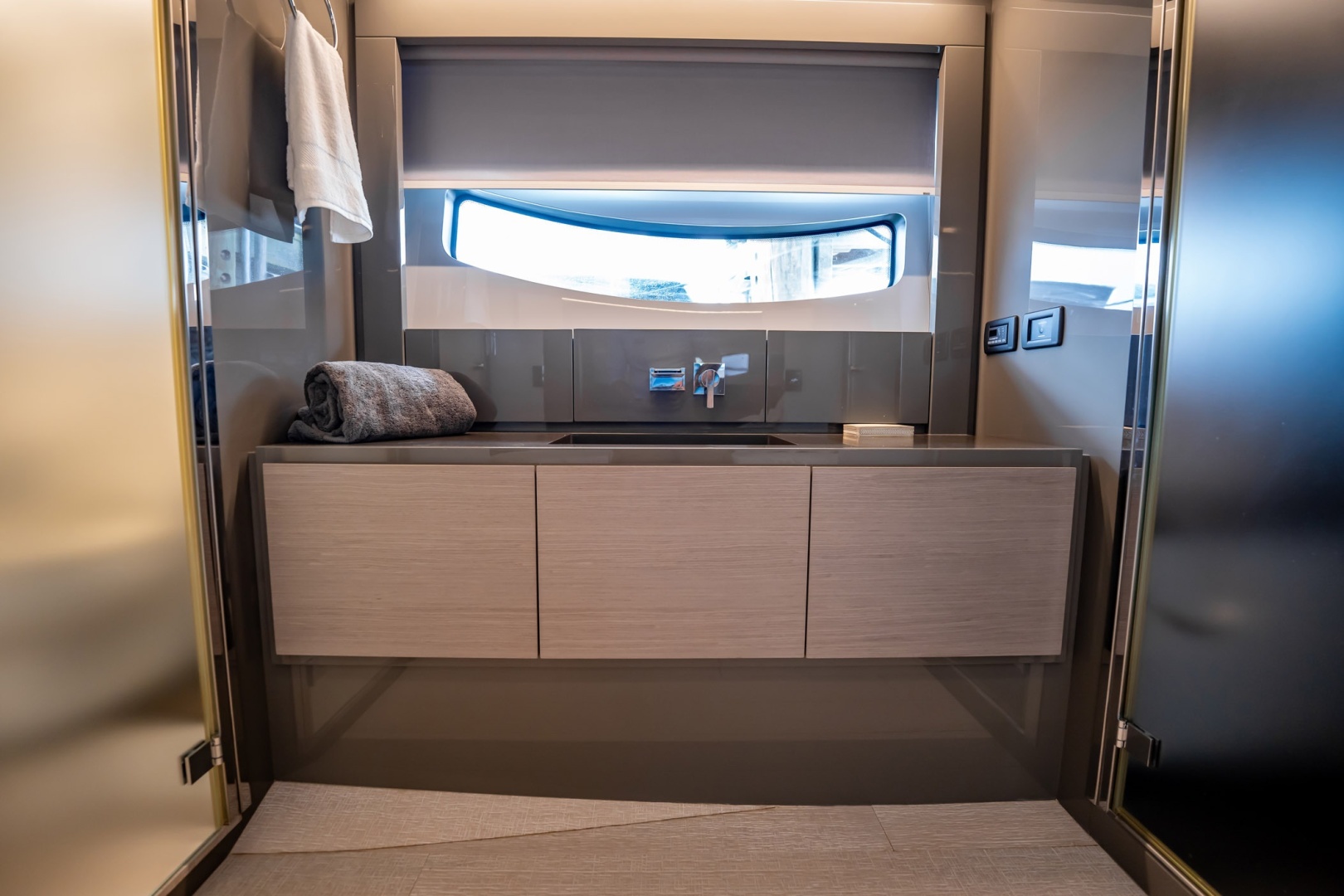 Habeas Orcas 62ft Pershing Yacht For Sale